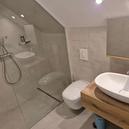 Hisa Oblak * Gozd Martuljek