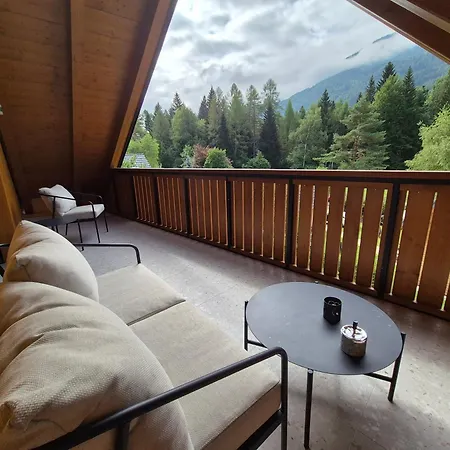 Hisa Oblak * Gozd Martuljek